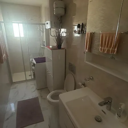 Helena Apartment